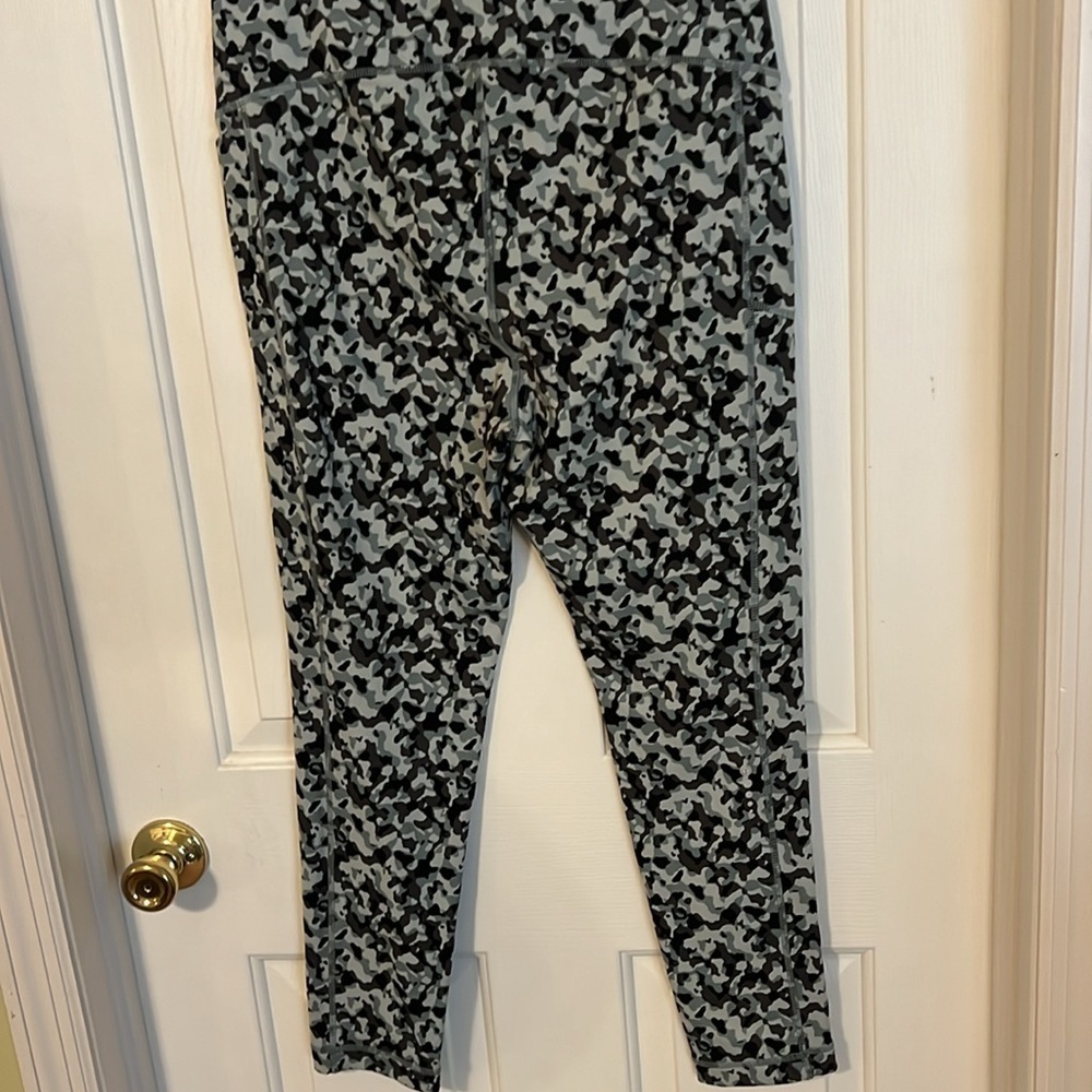 T by Talbots athletic wear. Pullover long sleeve top and leggings. Size XL-LP. - Picture 10 of 16